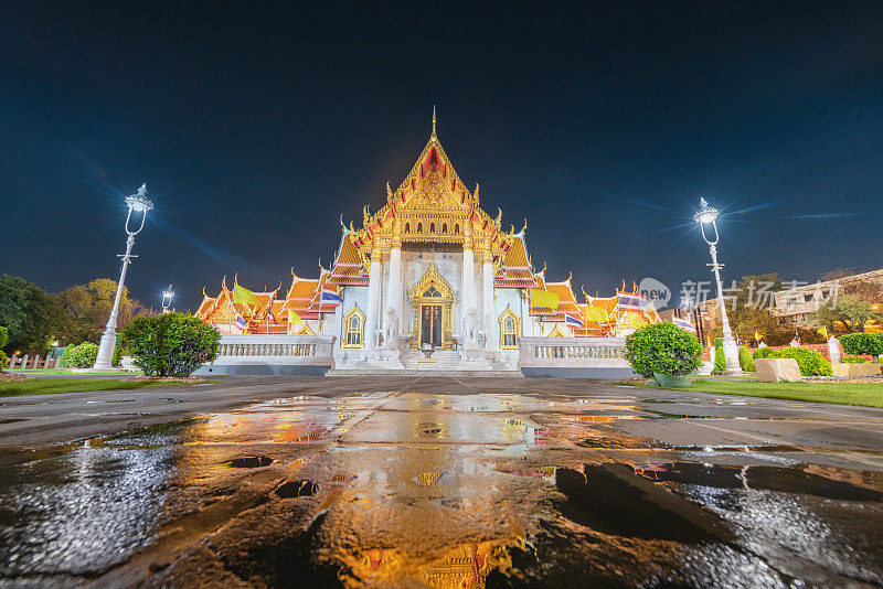 泰国曼谷的大理石寺庙。当地著名的Wat Benchamabophit是曼谷最著名的旅游景点